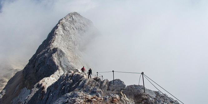 Pahor decorates four alpine climbers