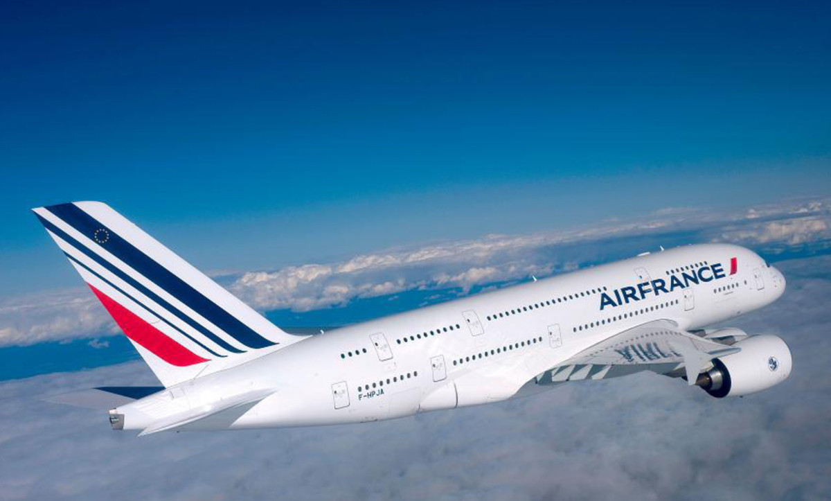 Air France-KLM profits hit by pilots' strike