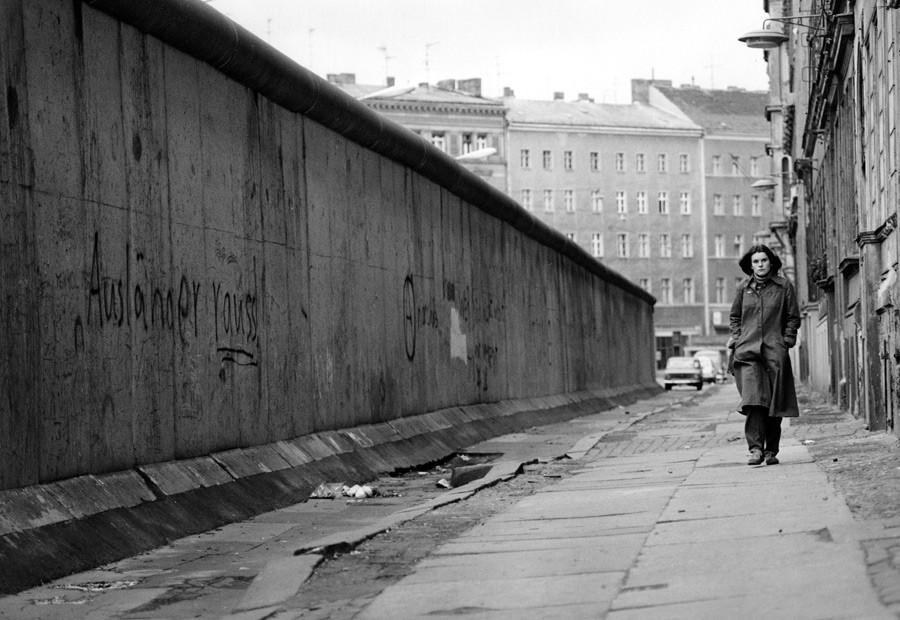 Music and symbolism mark 25th anniversary of fall of Berlin Wall