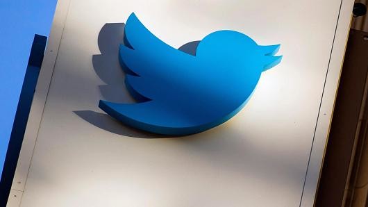 Twitter reports a loss but growing number of users